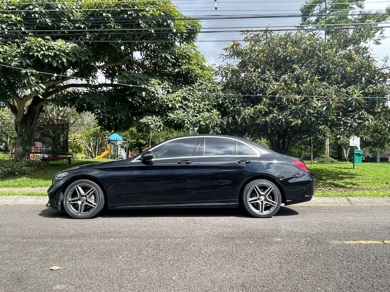 MERCEDES BENZ C200