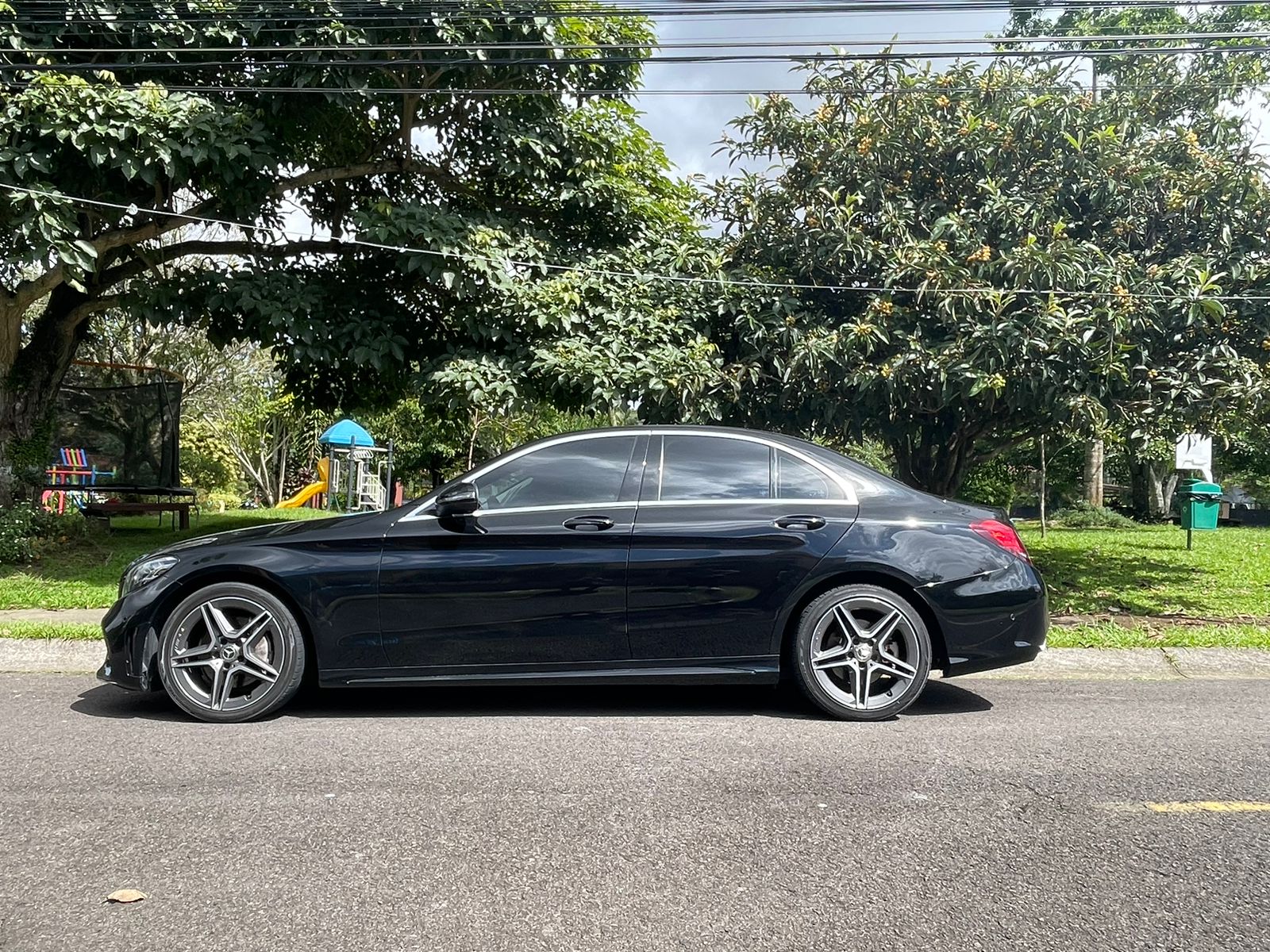 MERCEDES BENZ C200