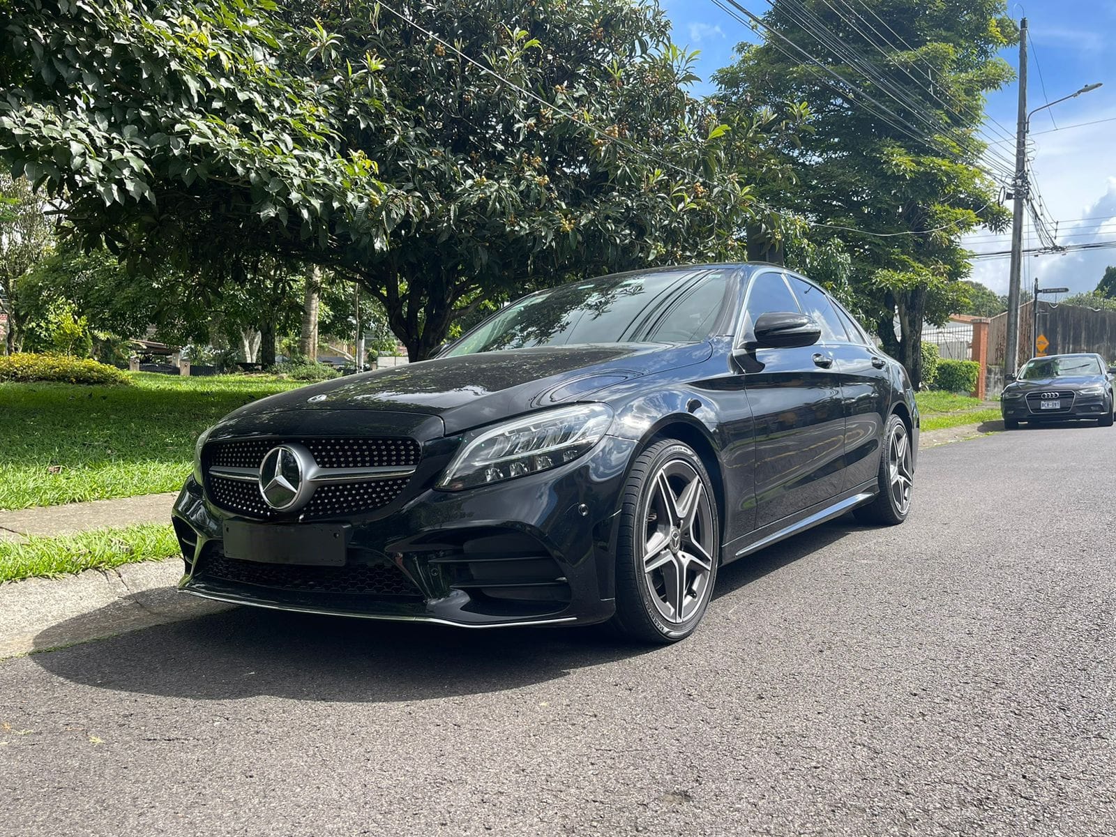 MERCEDES BENZ C200