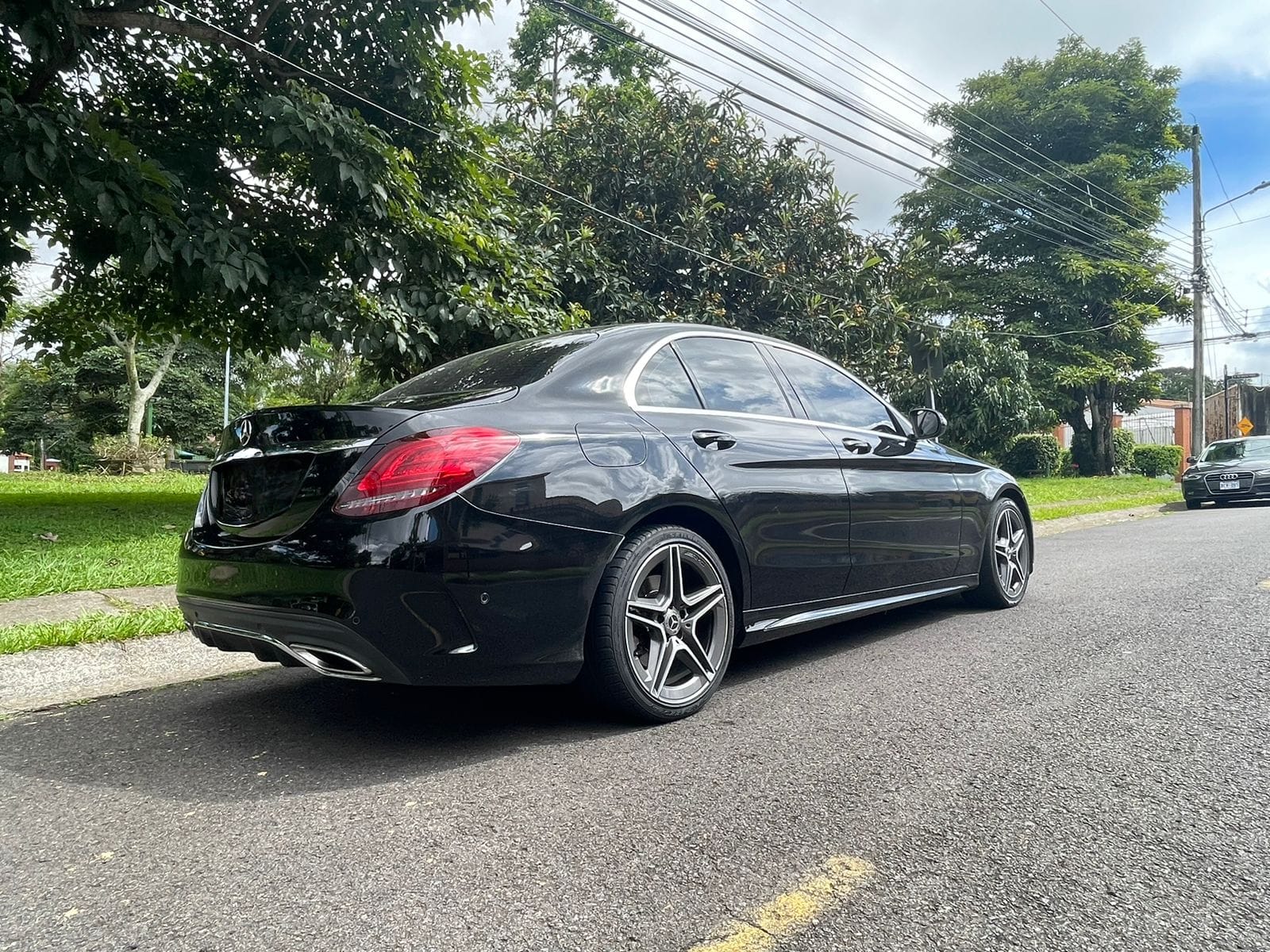 MERCEDES BENZ C200