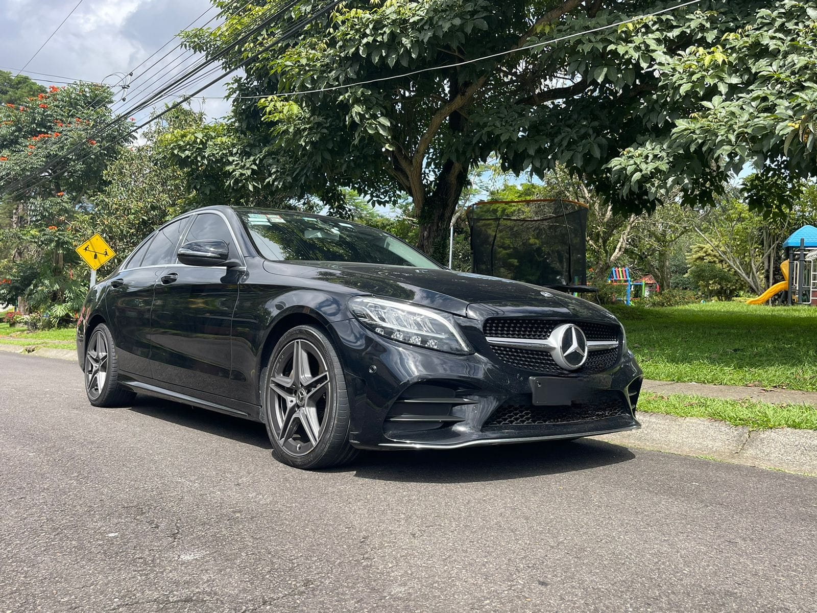 MERCEDES BENZ C200