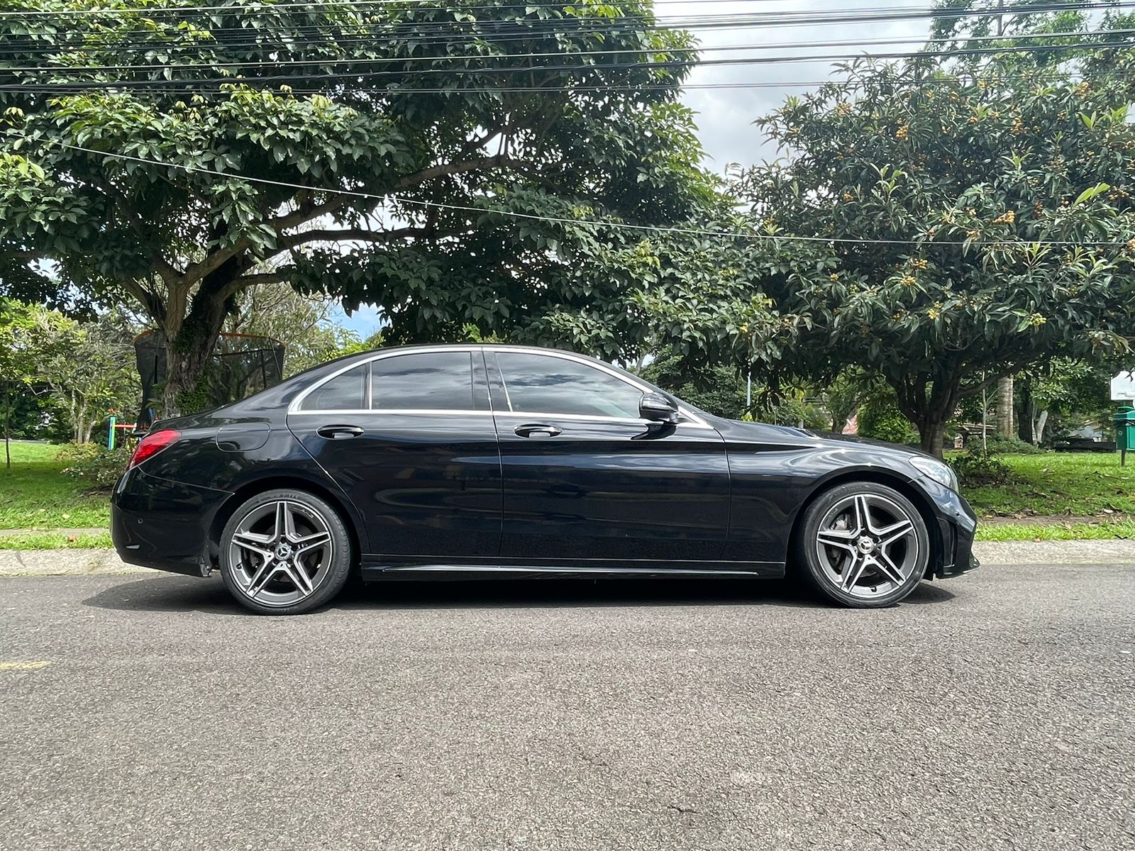 MERCEDES BENZ C200