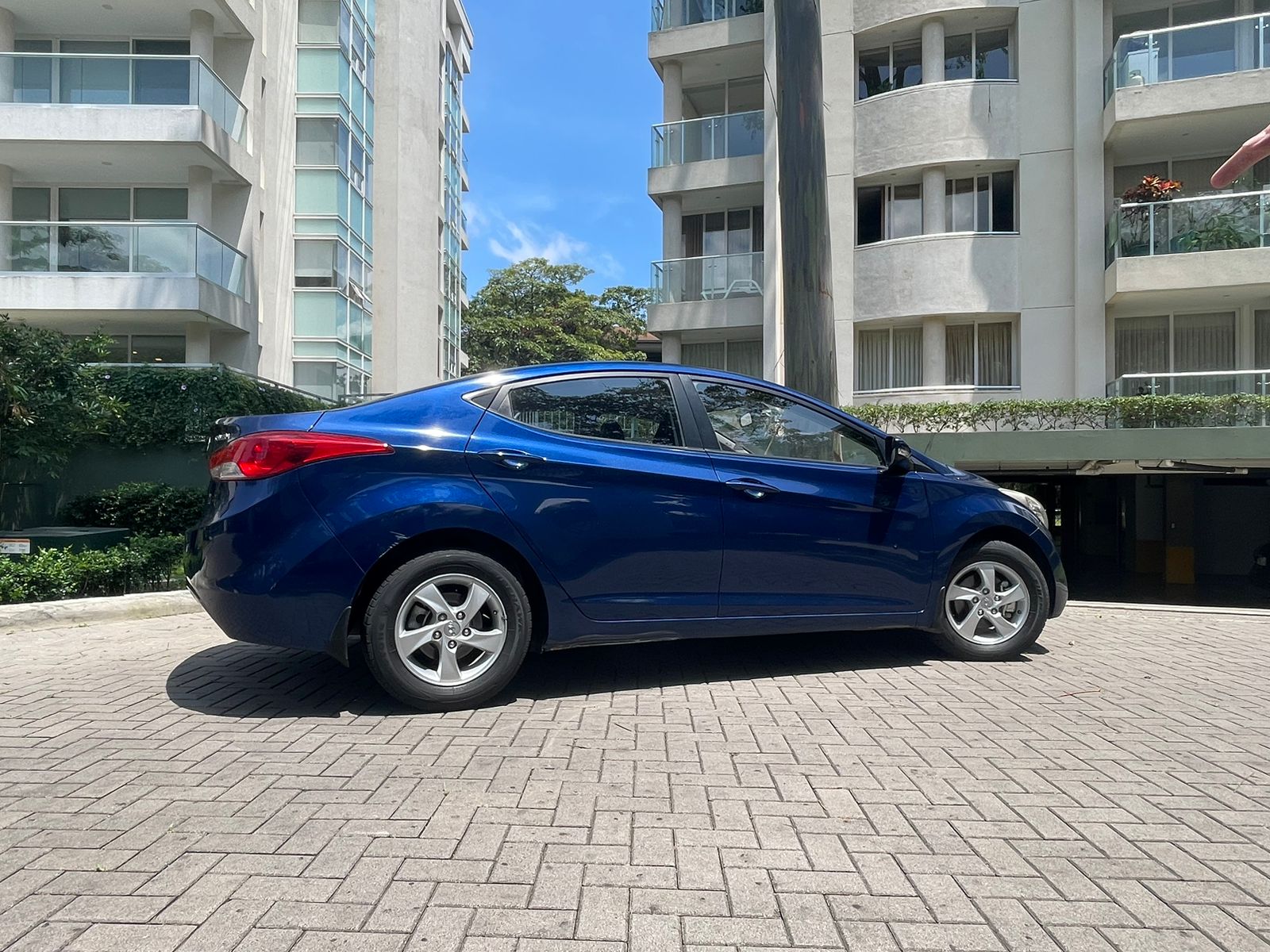 HYUNDAI ELANTRA GL