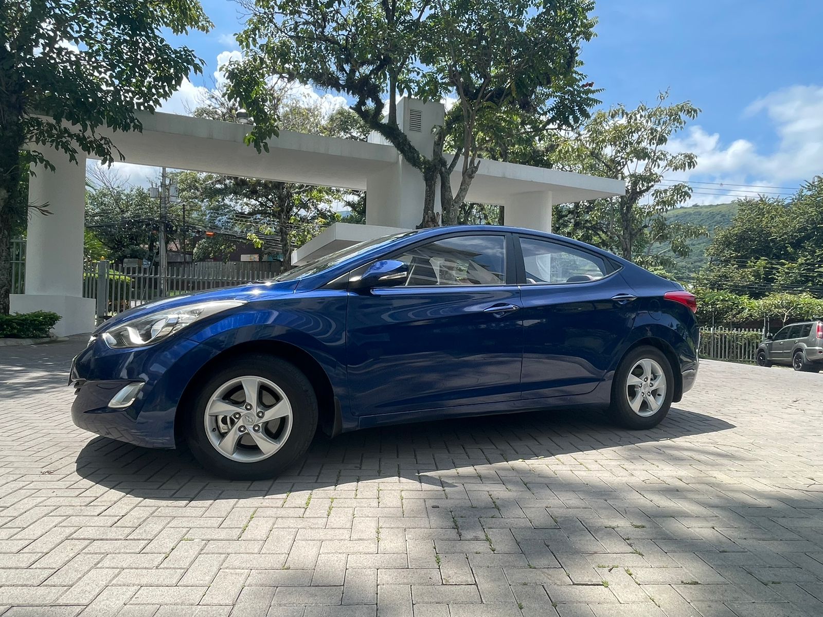HYUNDAI ELANTRA GL