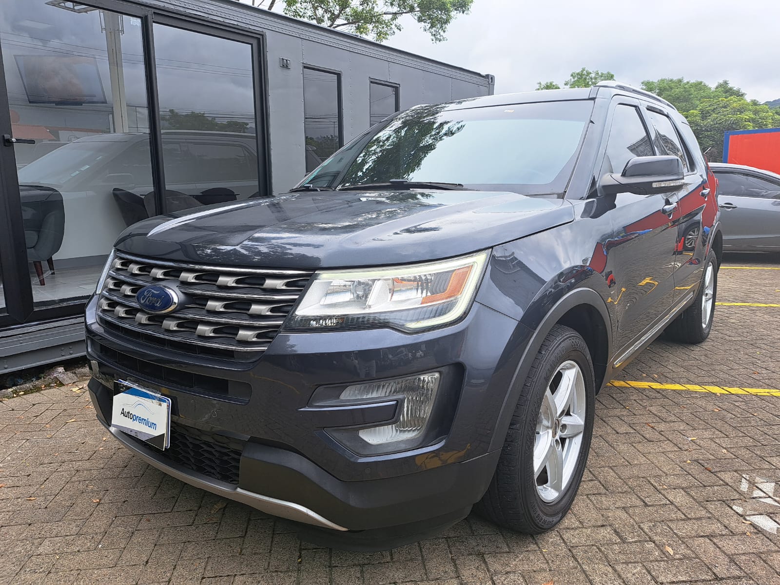 FORD EXPLORER XLT
