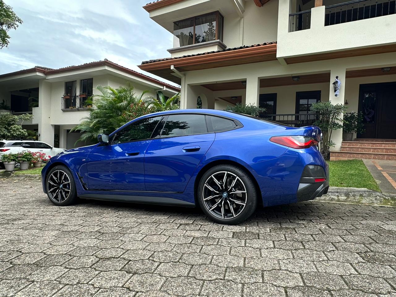 BMW i4 40 PAQ M