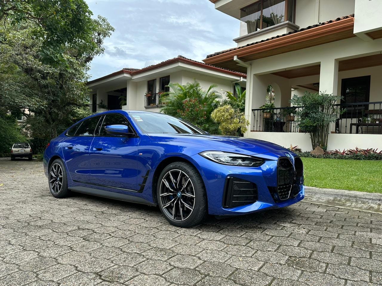 BMW i4 40 PAQ M