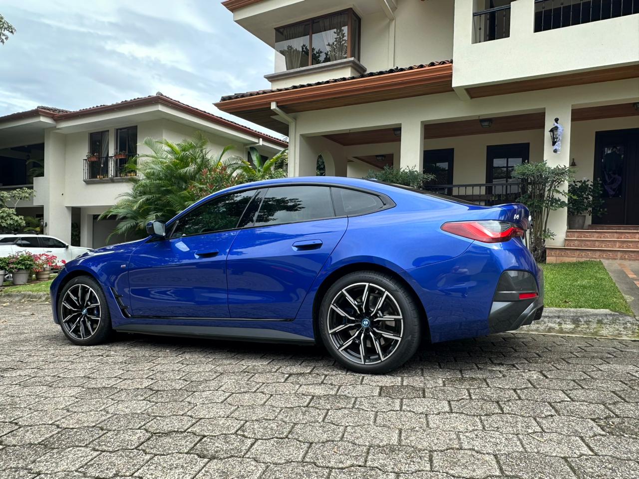 BMW i4 40 PAQ M