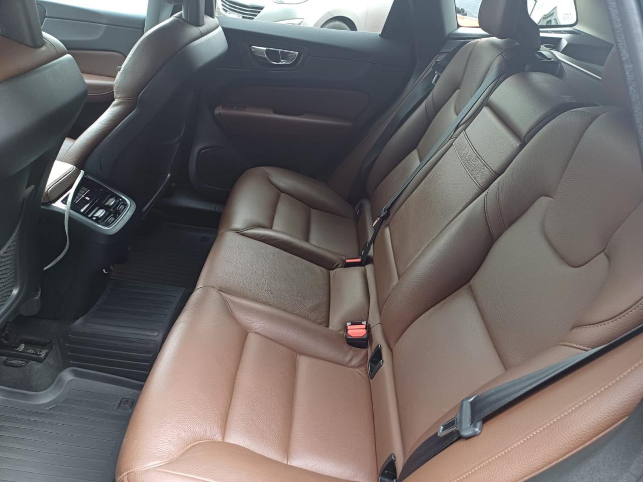 VOLVO XC60 T5