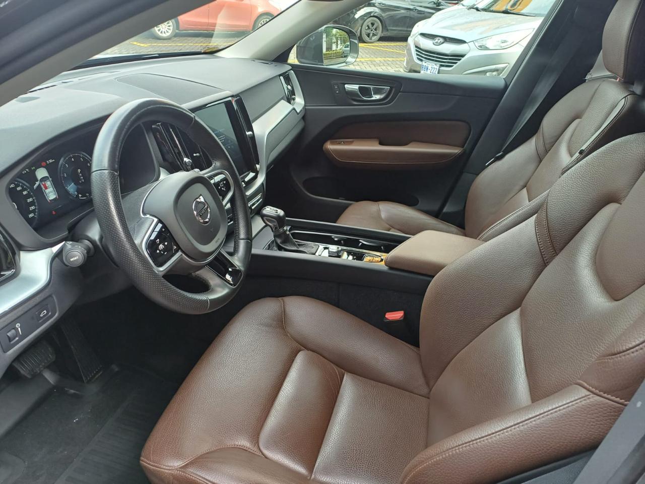 VOLVO XC60 T5
