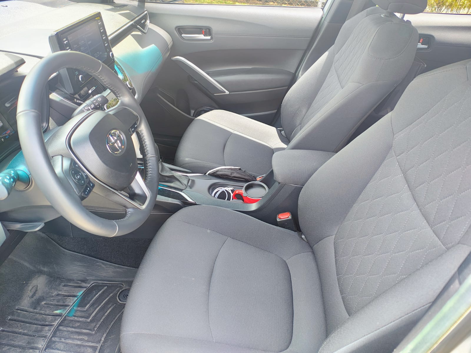 TOYOTA CROSS