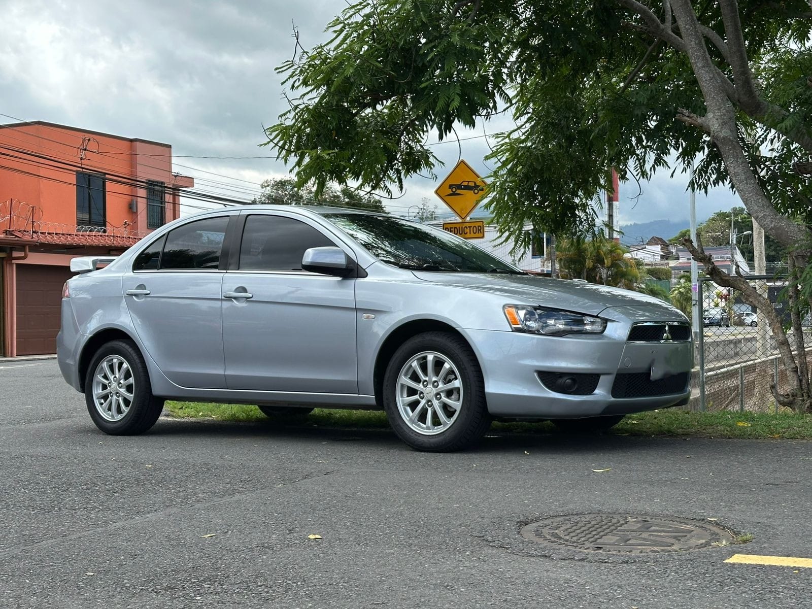 MITSUBISHI LANCER GLS