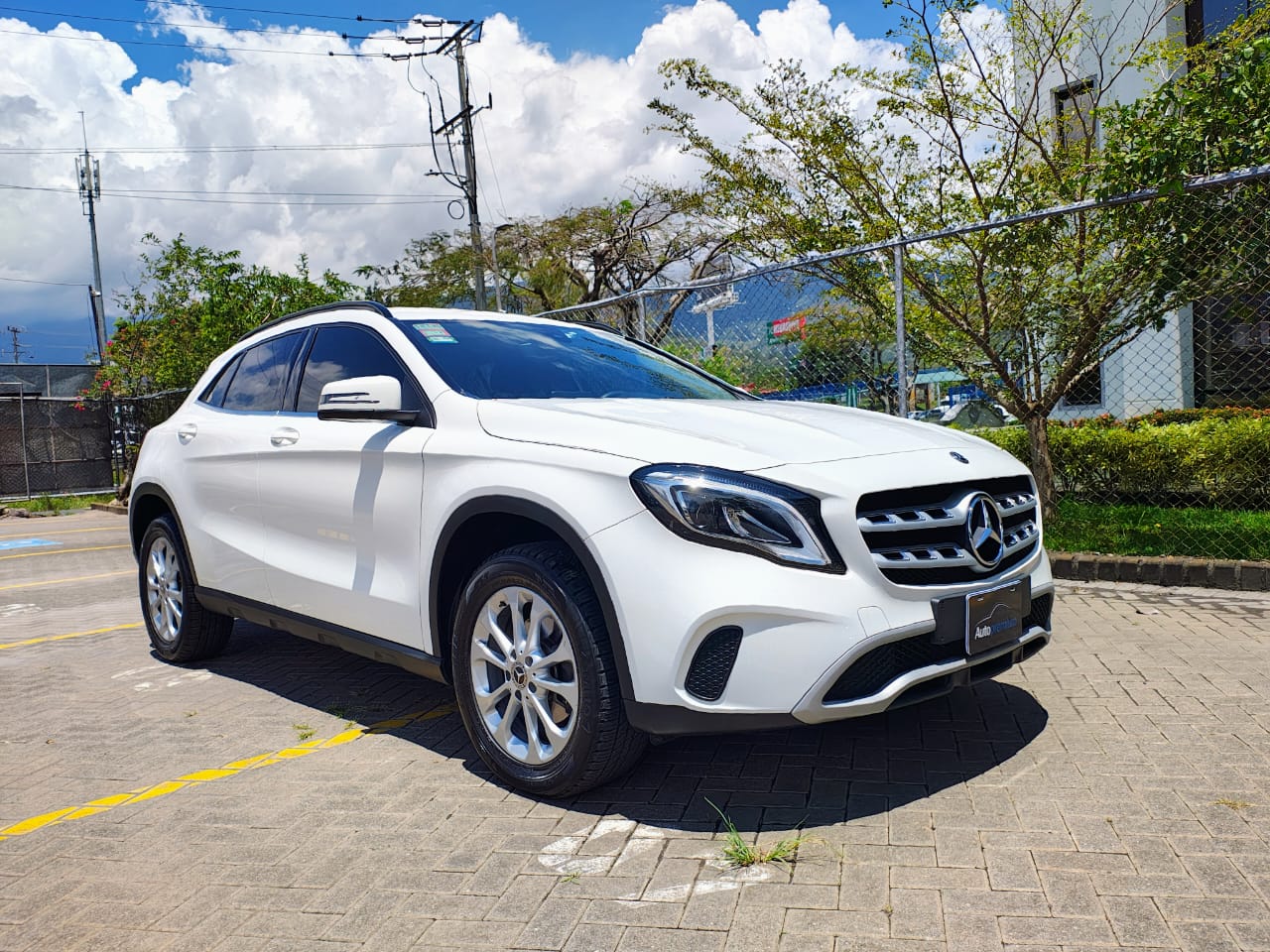MERCEDES BENZ GLA 180