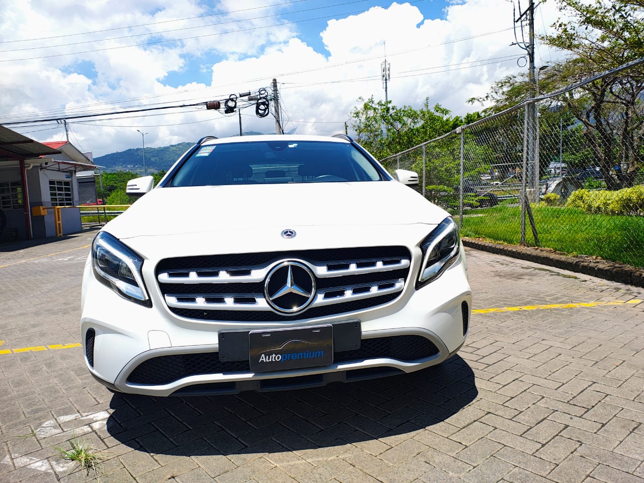 MERCEDES BENZ GLA 180