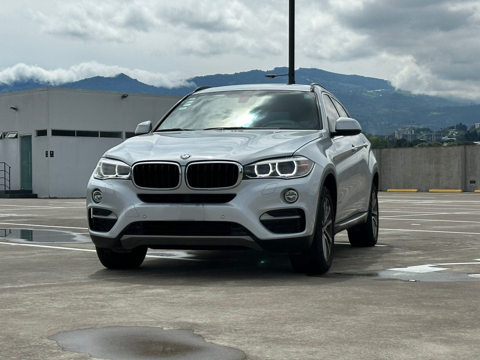 BMW X6 X-DRIVE