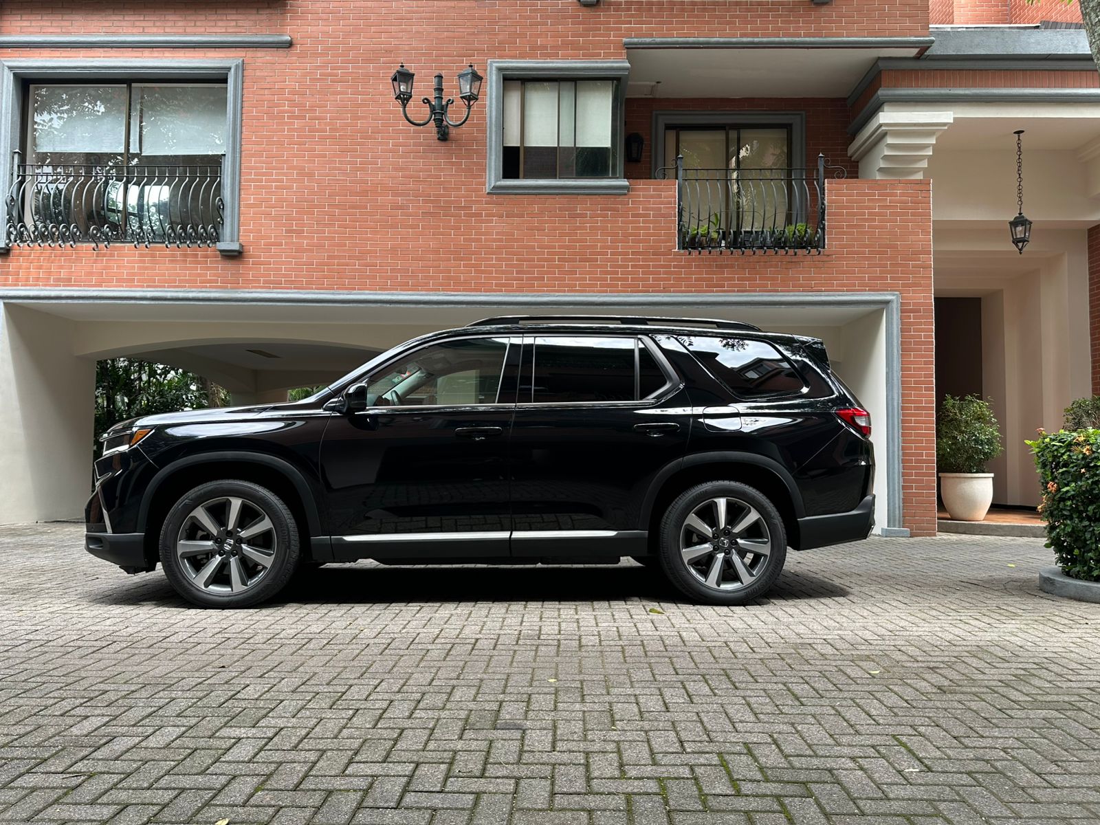 HONDA PILOT ELITE