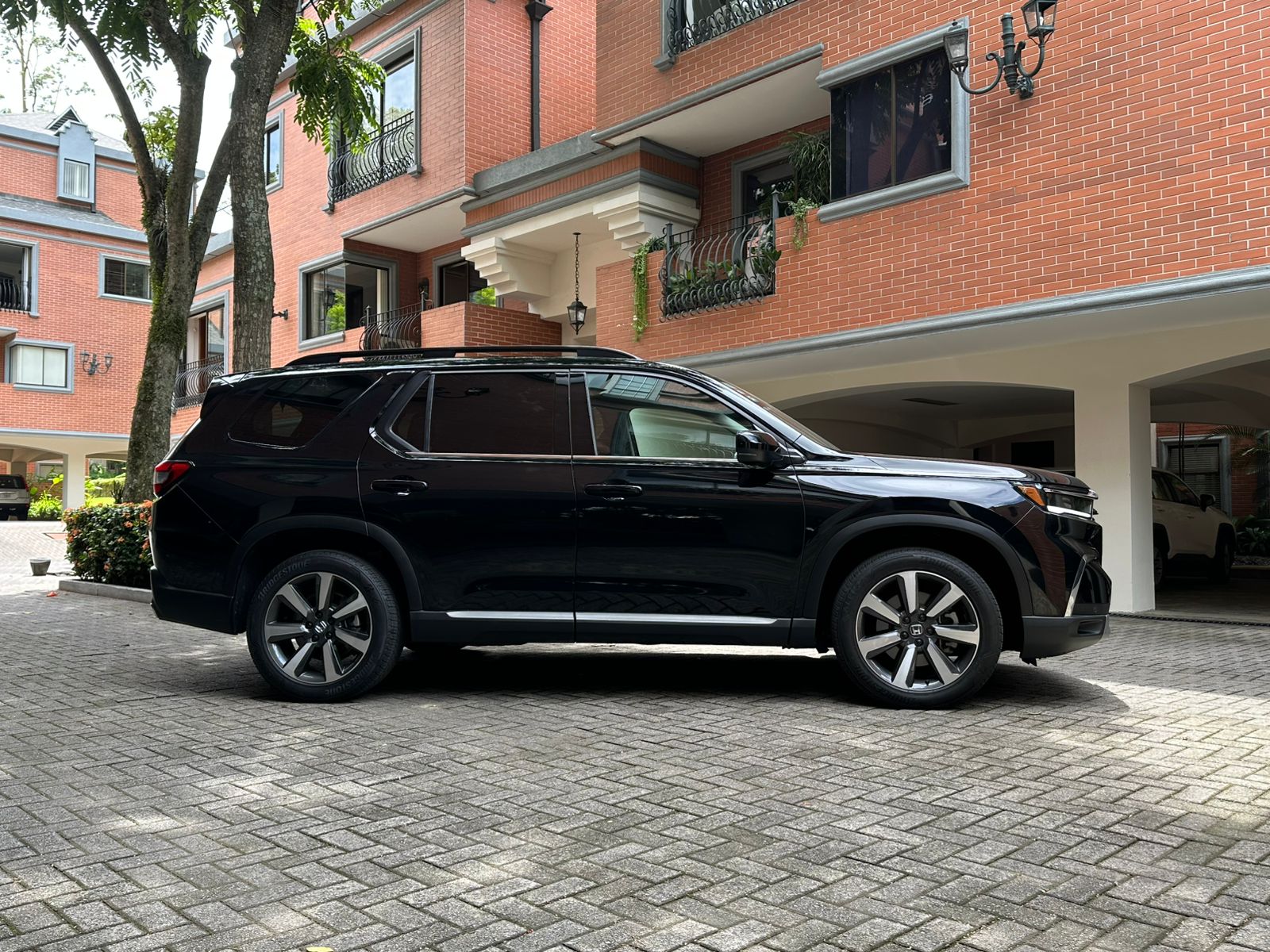 HONDA PILOT ELITE