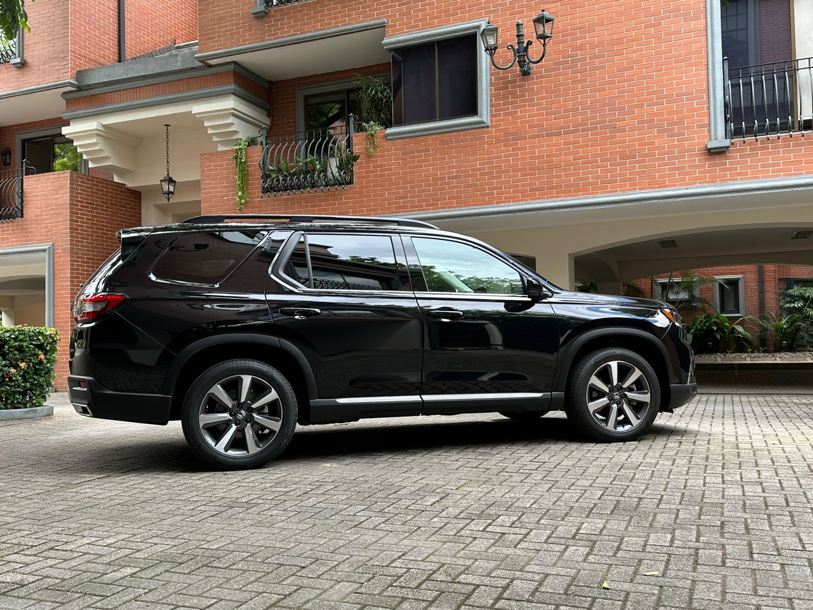 HONDA PILOT ELITE