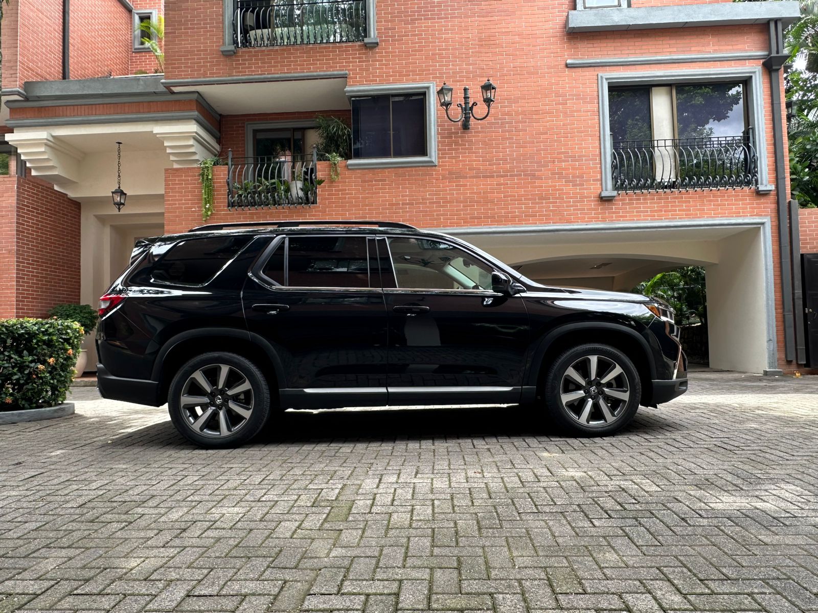 HONDA PILOT ELITE