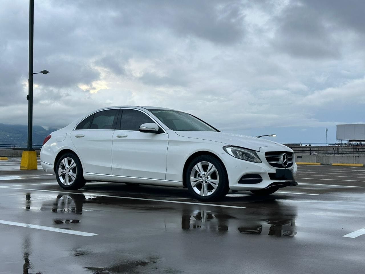 MERCEDES BENZ C180