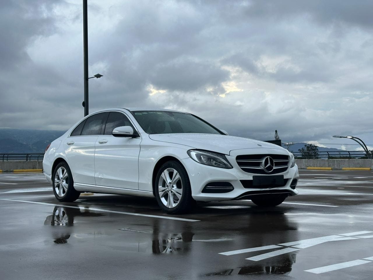 MERCEDES BENZ C180