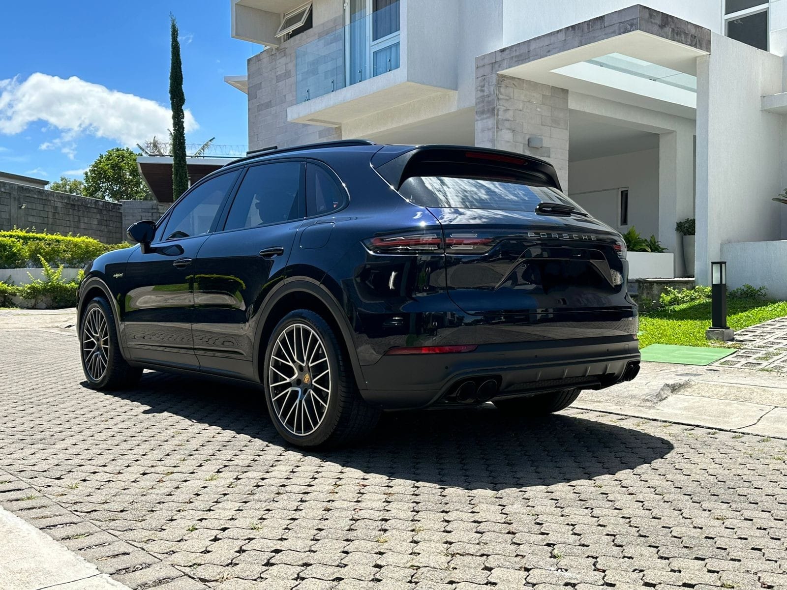 PORSCHE CAYENNE E-HYBRID