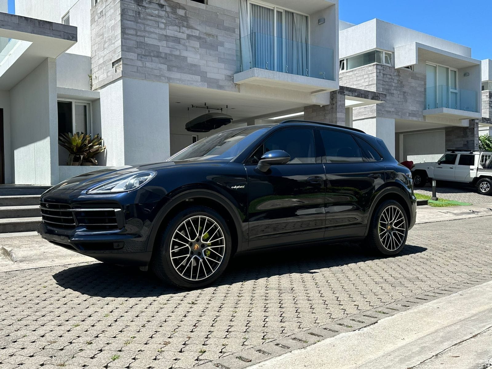 PORSCHE CAYENNE E-HYBRID