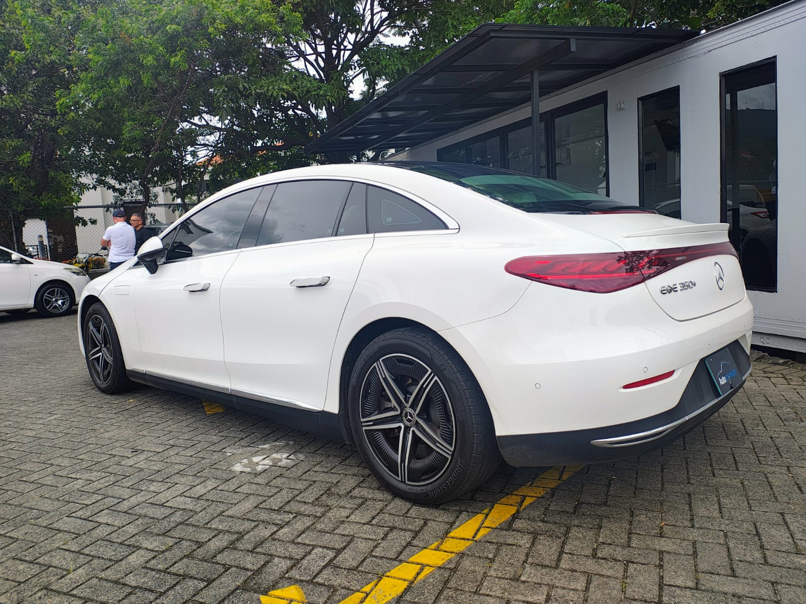 MERCEDES BENZ EQE