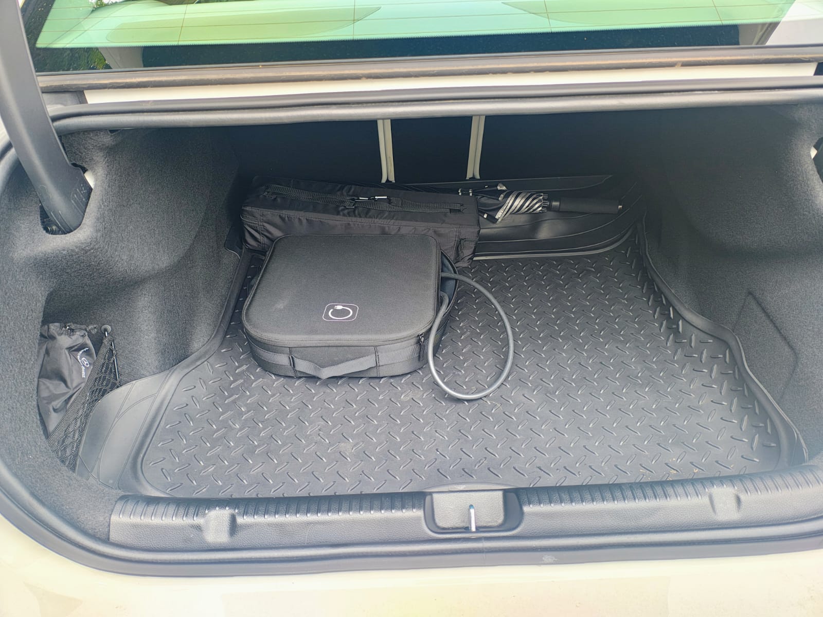 MERCEDES BENZ EQE
