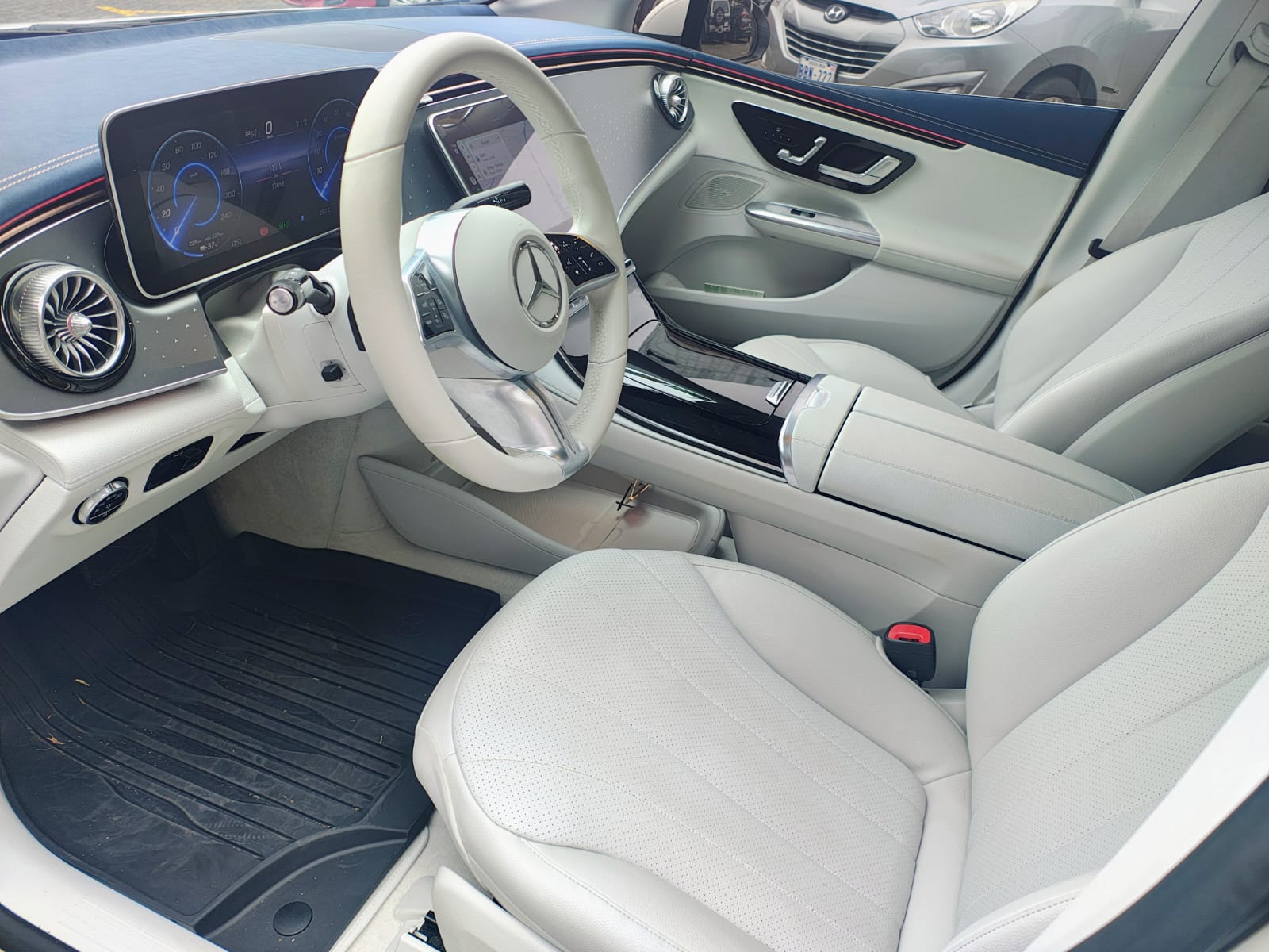MERCEDES BENZ EQE