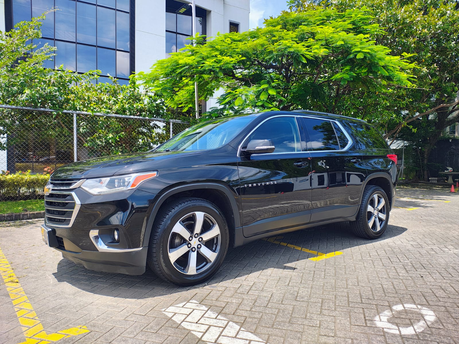 CHEVROLET TRAVERSE LT