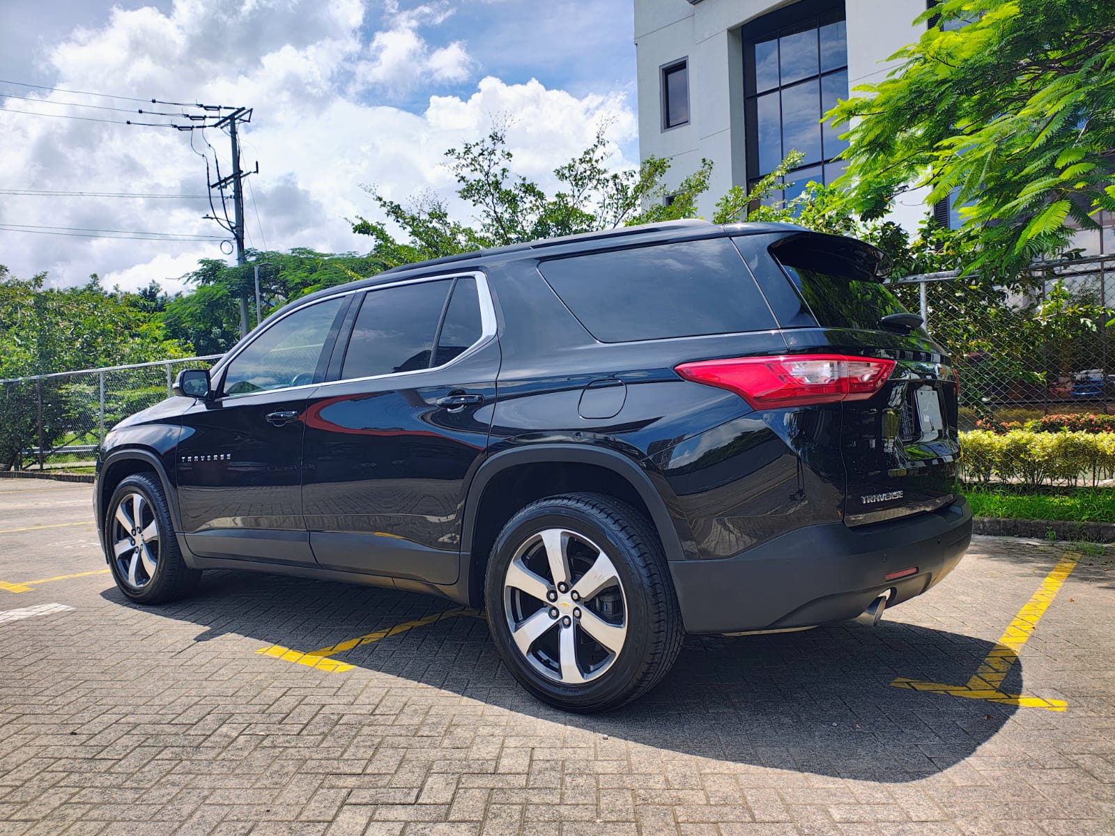 CHEVROLET TRAVERSE LT