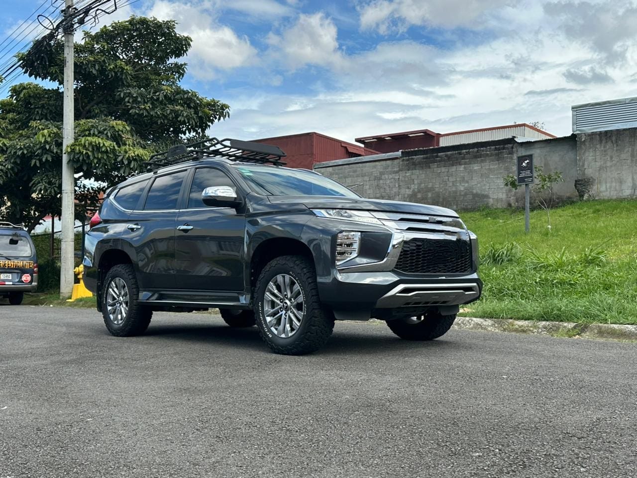 MITSUBISHI MONTERO SPORT