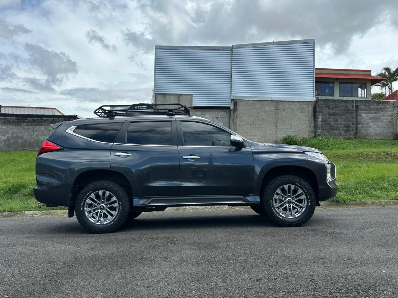 MITSUBISHI MONTERO SPORT