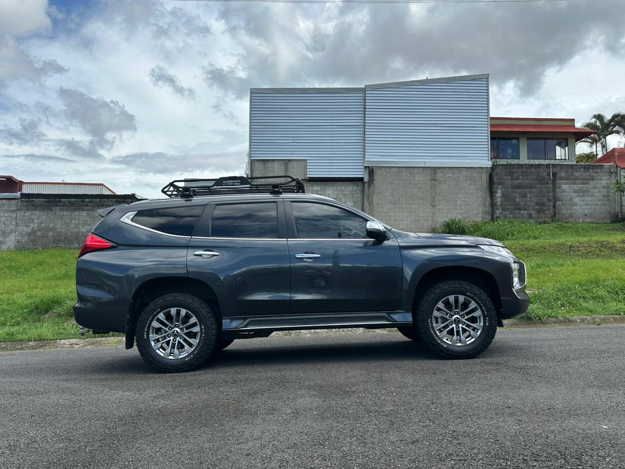 MITSUBISHI MONTERO SPORT