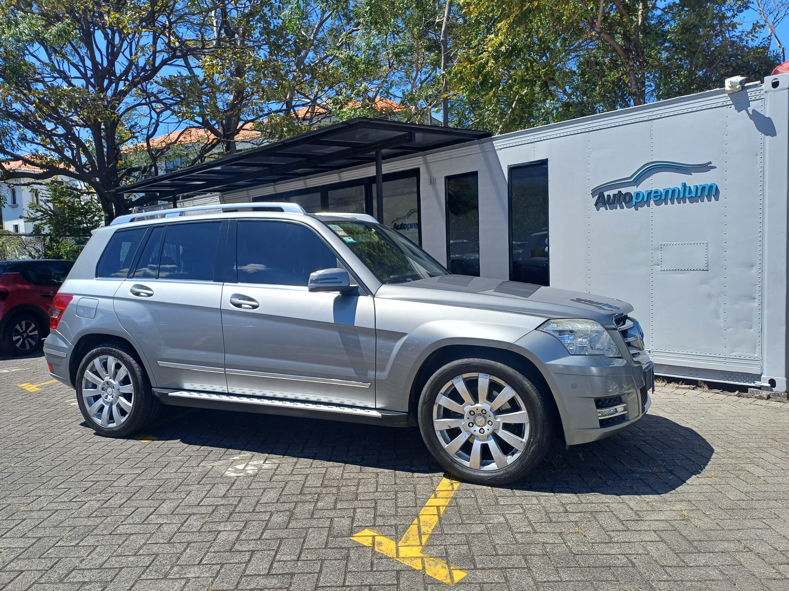 MERCEDES BENZ GLK300