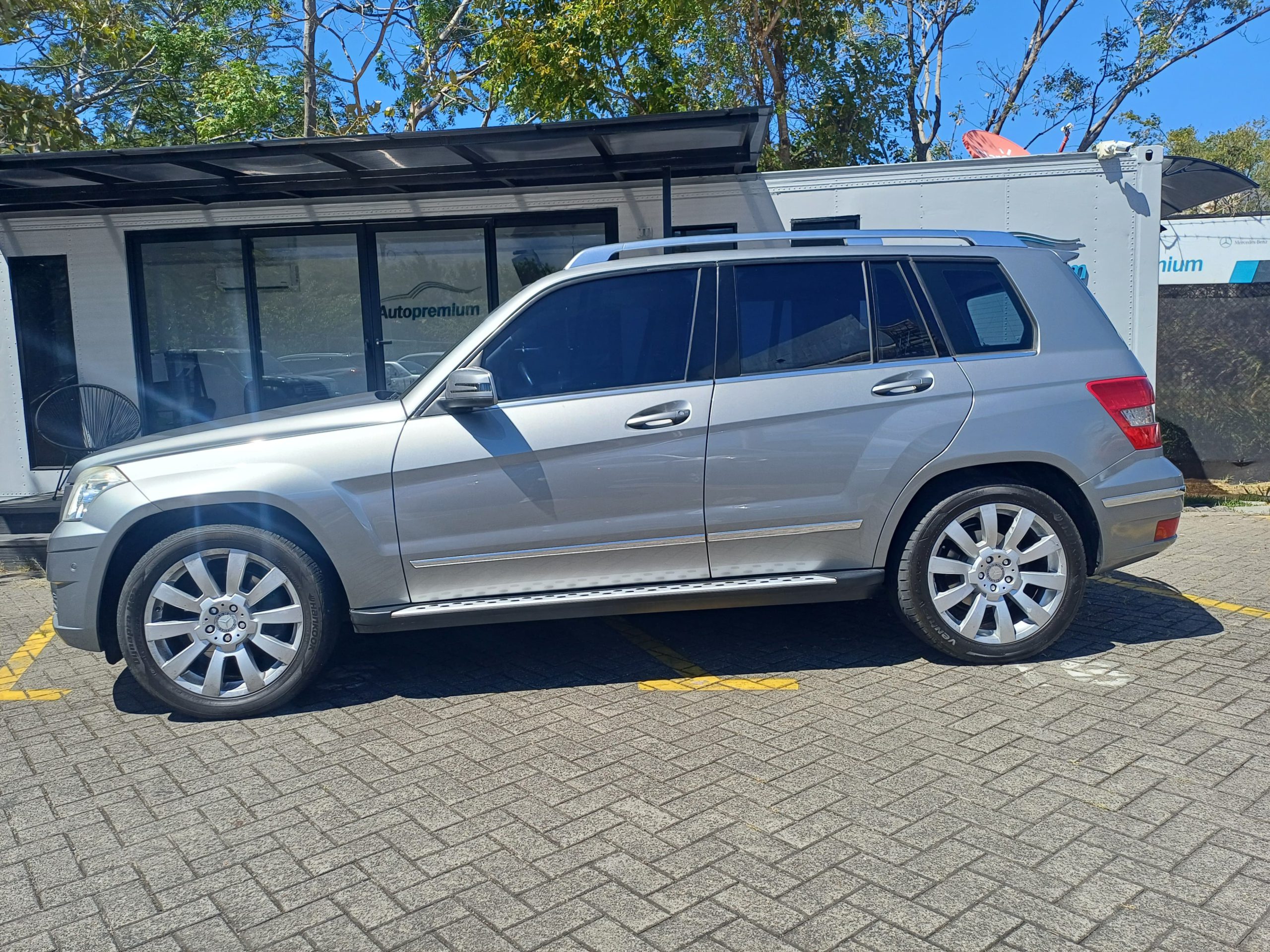 MERCEDES BENZ GLK300