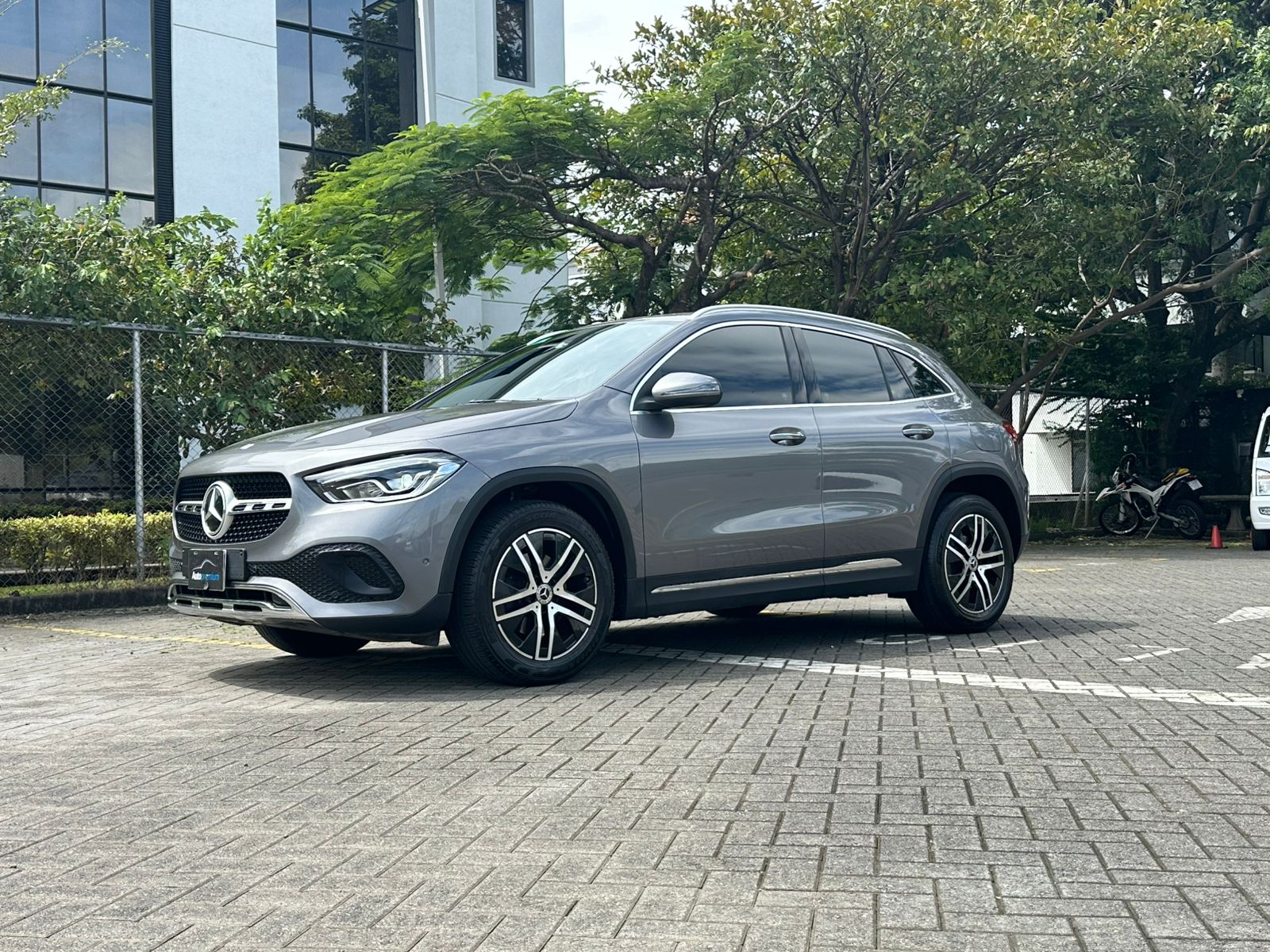 MARCEDES BENZ GLA200