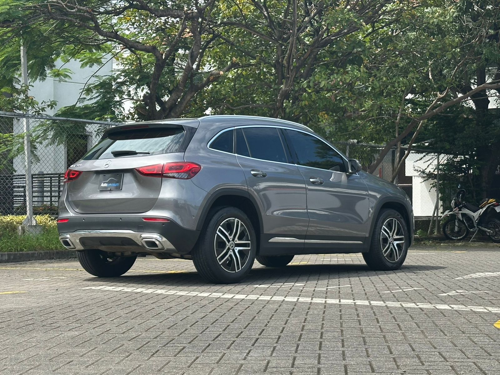 MARCEDES BENZ GLA200