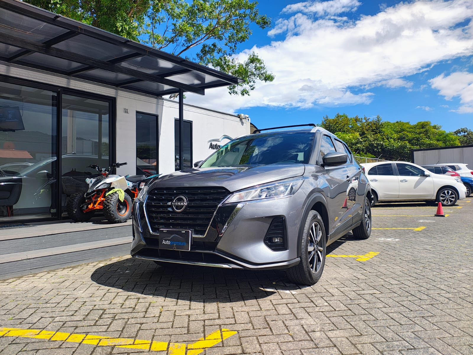 NISSAN KICKS