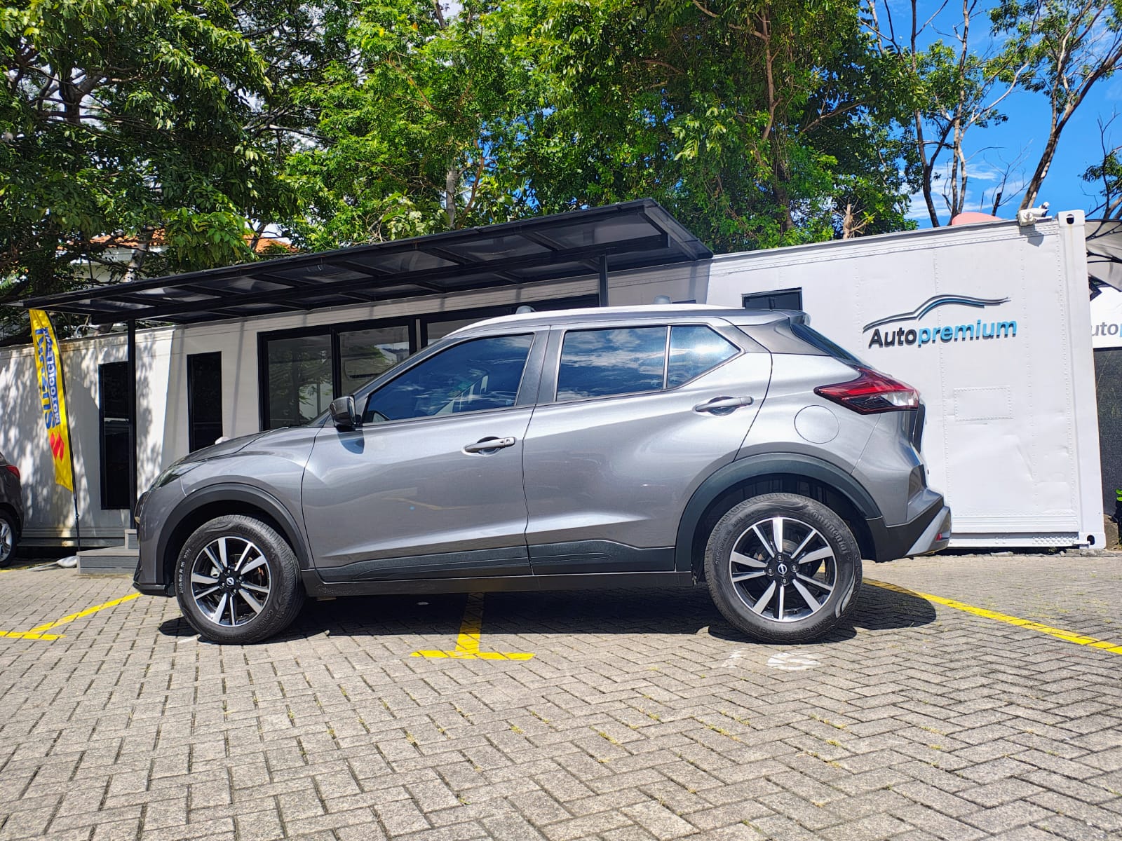 NISSAN KICKS