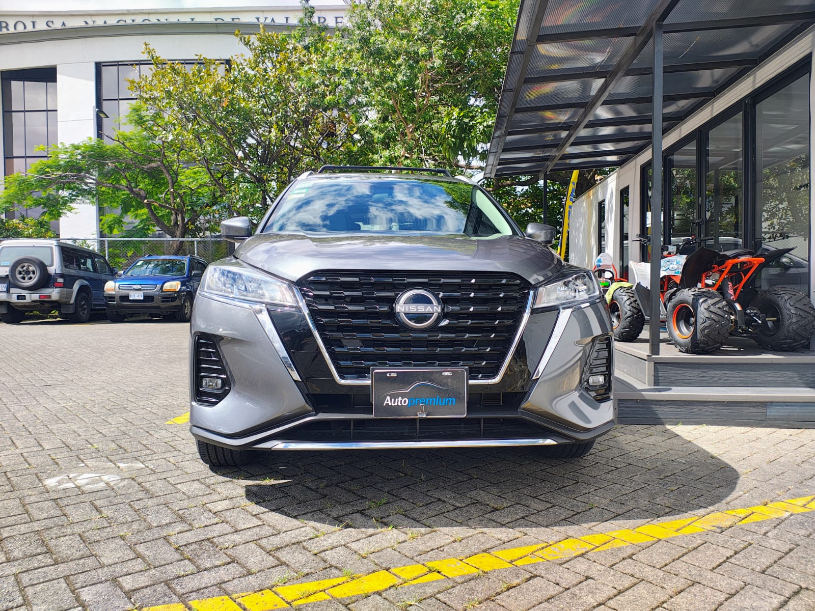 NISSAN KICKS