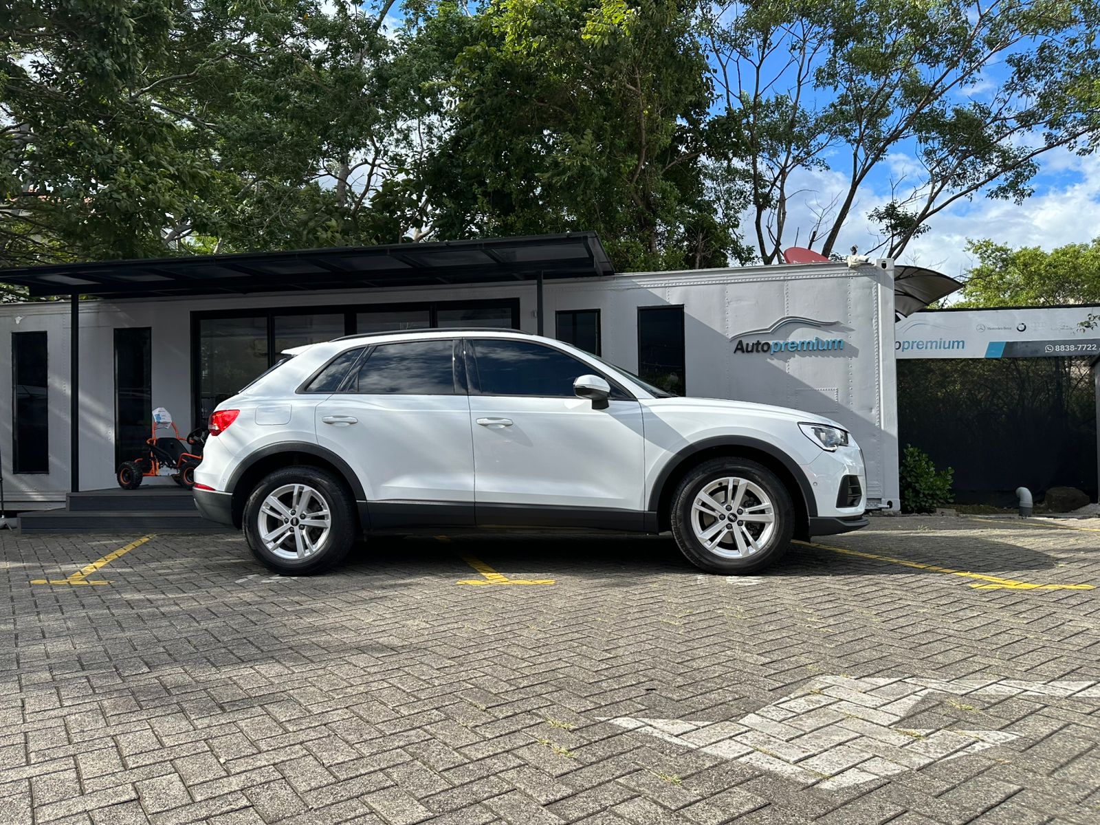 AUDI Q3