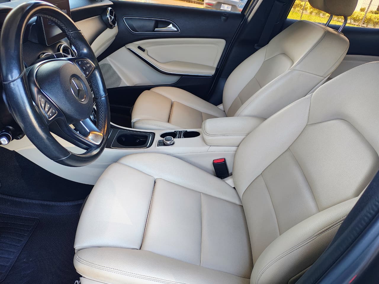 MERCEDES BENZ GLA180