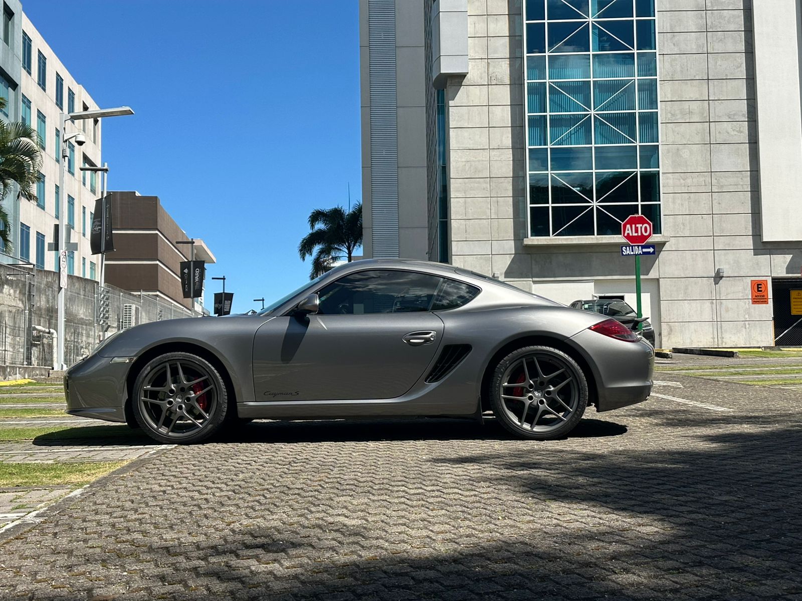 PORSCHE CAYMAN S
