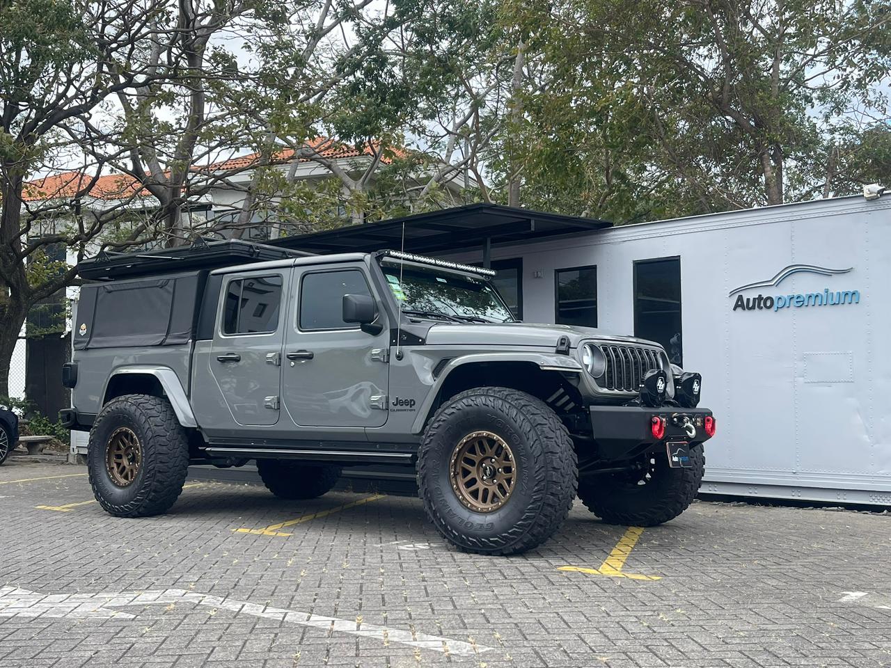 JEEP GLADIATOR SPORT