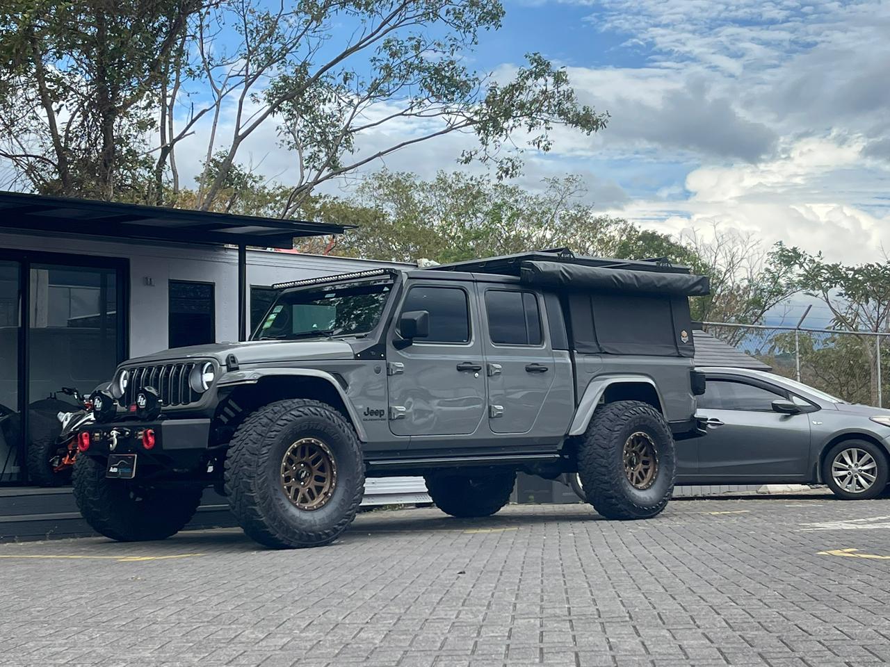 JEEP GLADIATOR SPORT