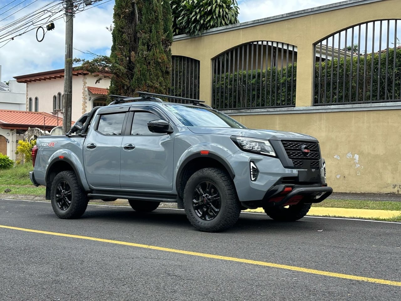 NISSAN FRONTIER PRO 4X