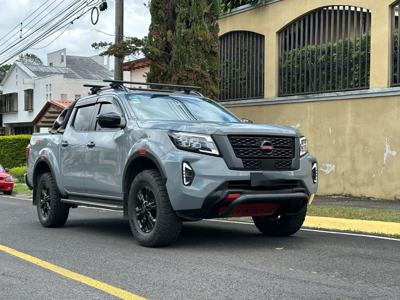 NISSAN FRONTIER PRO 4X