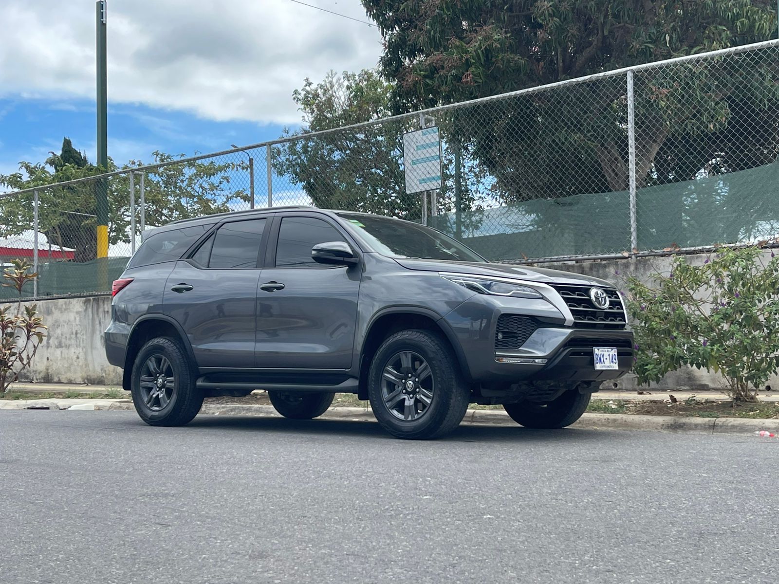 TOYOTA FORTUNER